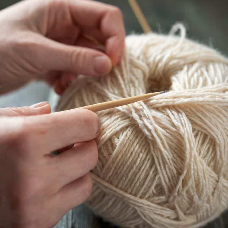 What is a knitting cast-on method
