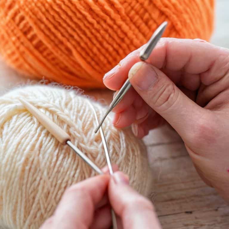 Knitting vs crochet stitch markers difference